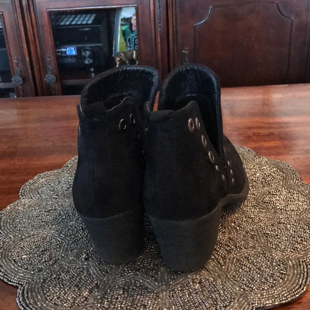 Boot - Picture 3 of 5